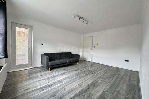 2 bedroom flat for sale, Osier Drive, Basildon SS15