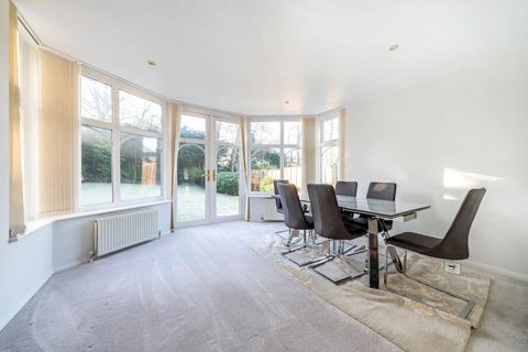 4 bedroom detached house for sale, Chatsworth Heights, Surrey GU15