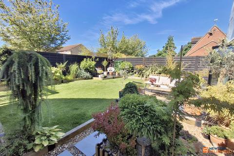 63 Chatsfield, Werrington, Peterborough, PE4 5DL