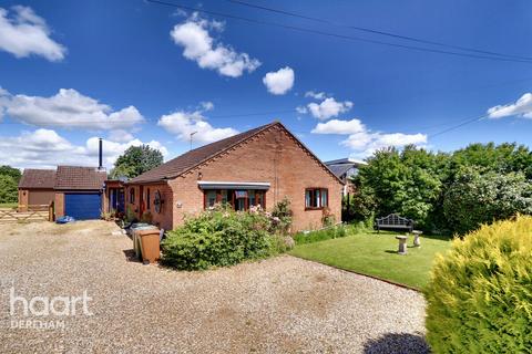 4 bedroom detached bungalow for sale, Norwich Road, Dereham