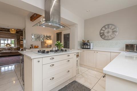 86 Upper Lane, Gomersal, Cleckheaton, BD19 4JF