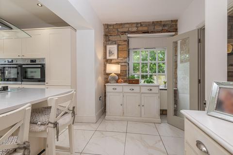86 Upper Lane, Gomersal, Cleckheaton, BD19 4JF