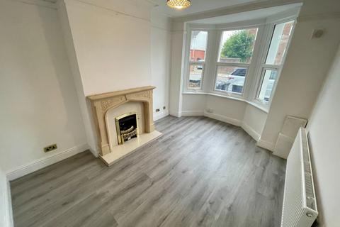 2 bedroom terraced house for sale, Old Bedford Road, Luton, Bedfordshire, LU2 7PD