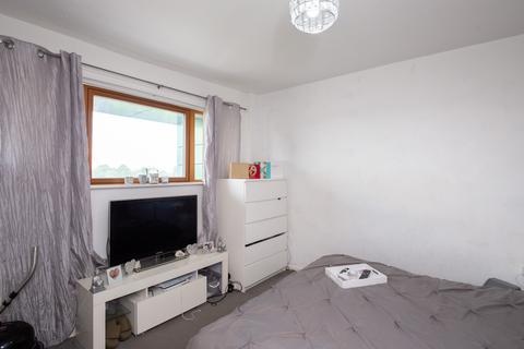 2 bedroom flat for sale, Erneley Close, Manchester M12