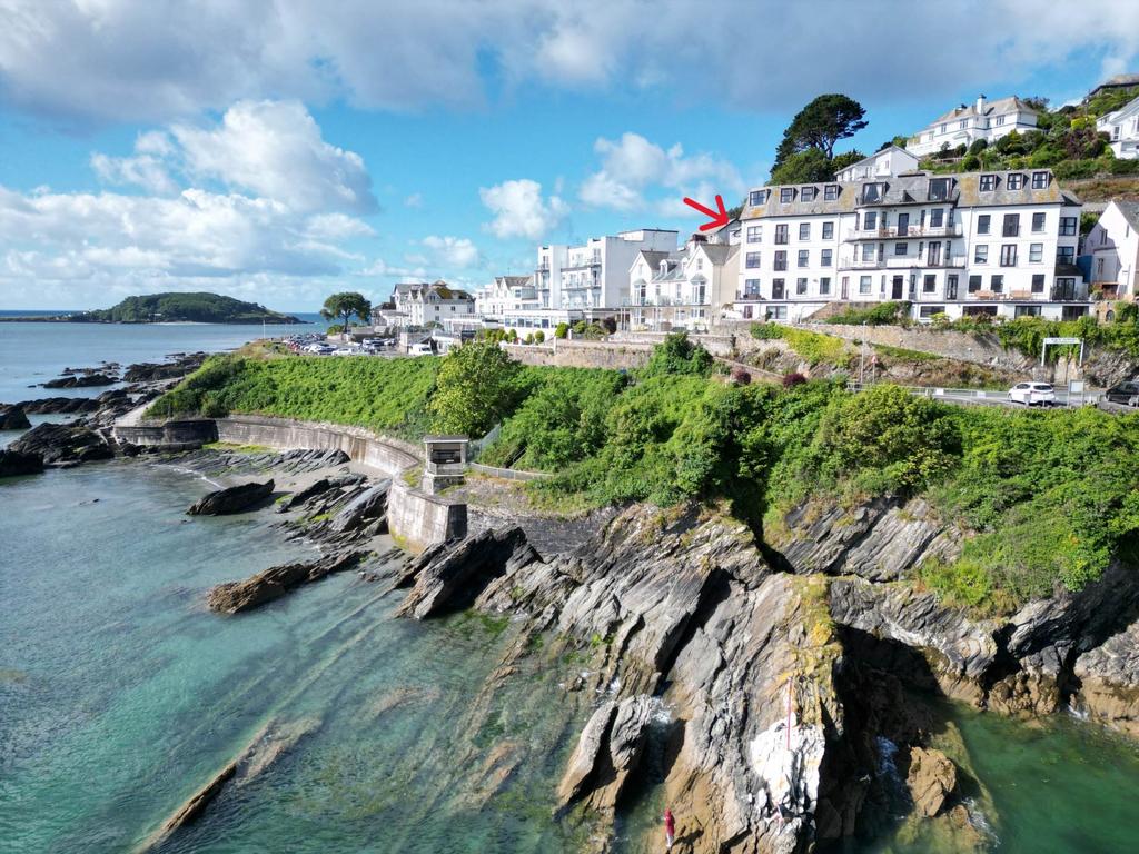 Marine Drive, Looe PL13 3 bed apartment for sale £349,000