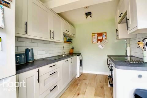 84 Dereham Avenue, Ipswich, IP3 0QG