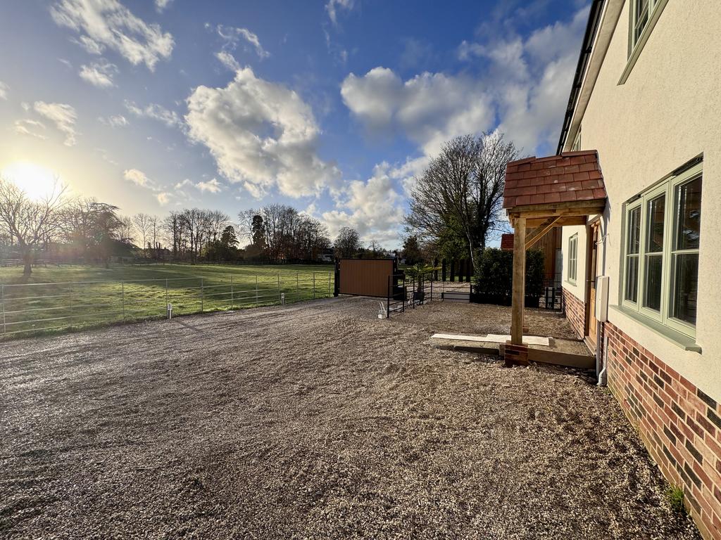 20251202 141624149 i OS