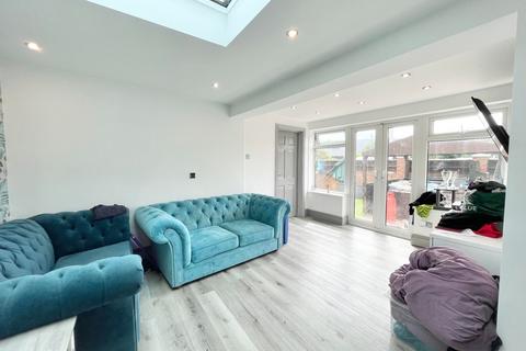 2 Maurice Grove, Blackpool, FY2 0QH