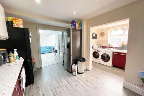 2 Maurice Grove, Blackpool, FY2 0QH