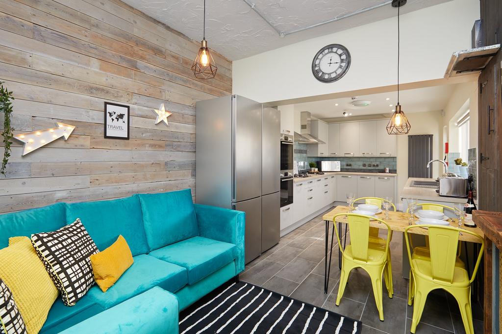 Living Area/Kitchen