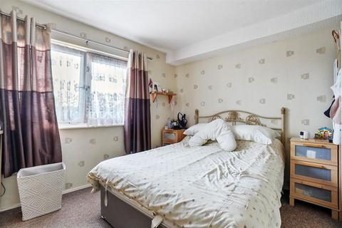 34, Triumph House Alderman Avenue, Barking, IG11 0LS