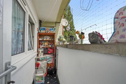 34, Triumph House Alderman Avenue, Barking, IG11 0LS