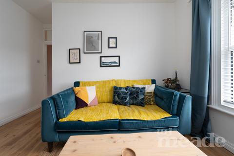 2 bedroom flat for sale, Mornington Road, E11