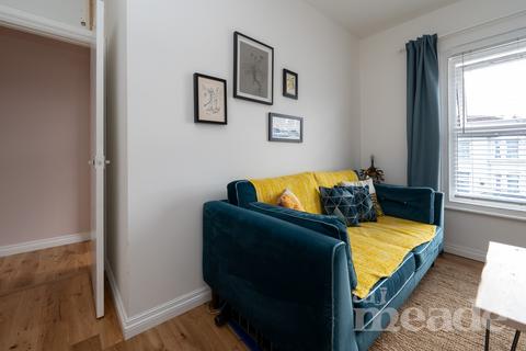2 bedroom flat for sale, Mornington Road, E11