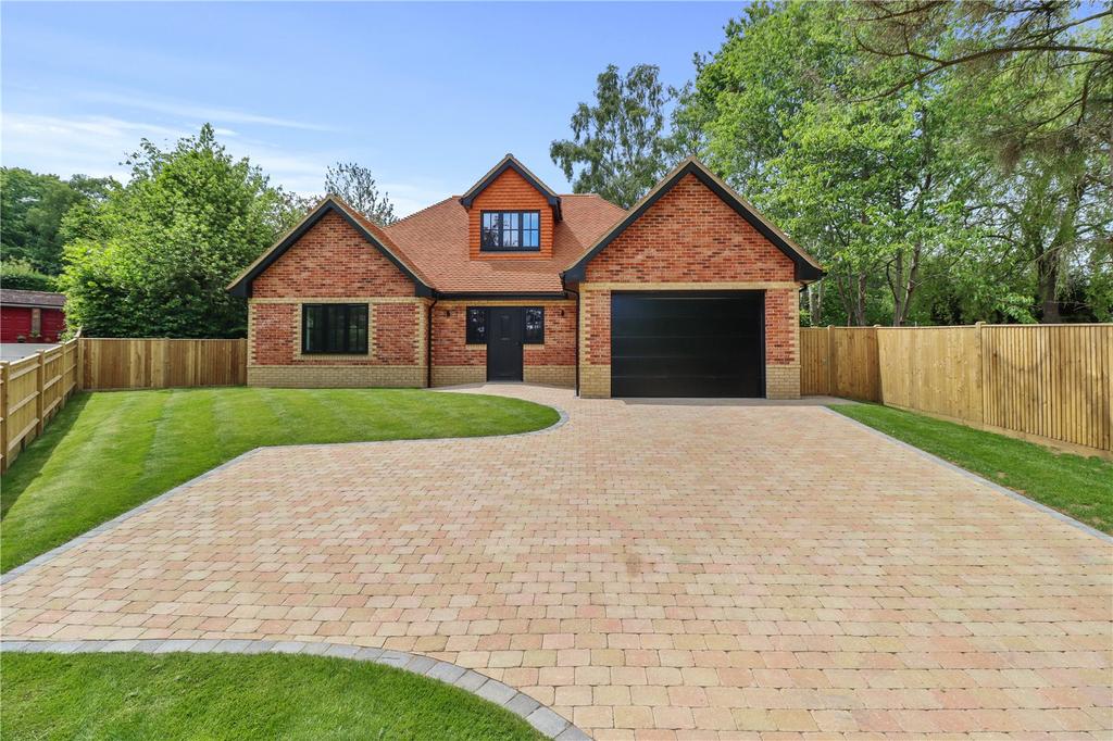 Eastbourne Road, Ridgewood, Uckfield... 3 bed detached house for sale £675,000