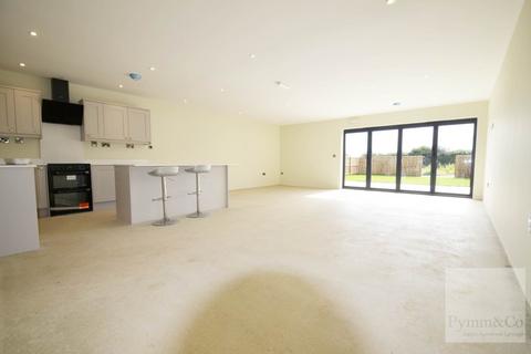 2 bedroom barn conversion to rent, Oak Road, North Walsham NR28