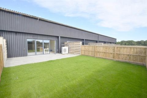 2 bedroom barn conversion to rent, Oak Road, North Walsham NR28