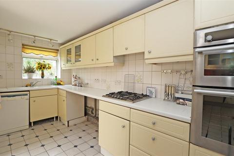28 The Glade, Croydon, CR0 7QD