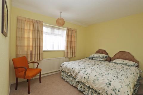 28 The Glade, Croydon, CR0 7QD