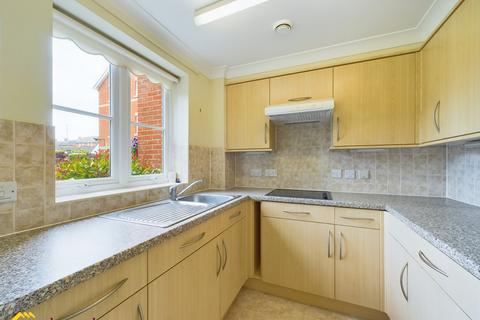 1 bedroom flat for sale, Merisham Court School Lane, Banbury OX16
