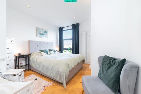 1 bedroom apartment for sale, Esker Place, London, E2 9FH