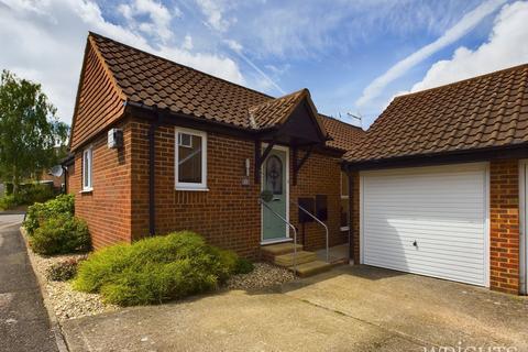 2 bedroom bungalow for sale, Parishes Mead, Stevenage SG2