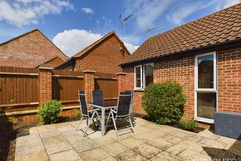 2 bedroom bungalow for sale, Parishes Mead, Stevenage SG2