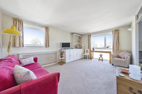 2 bedroom flat for sale, Ravensmede Way, Chiswick