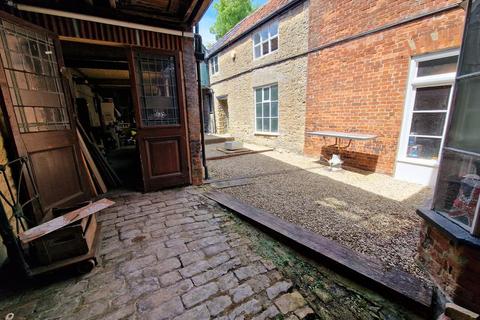 Property to rent, Crewkerne, TA18