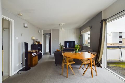 2 bedroom maisonette to rent, Kempton Walk, Croydon, Surrey, CR0