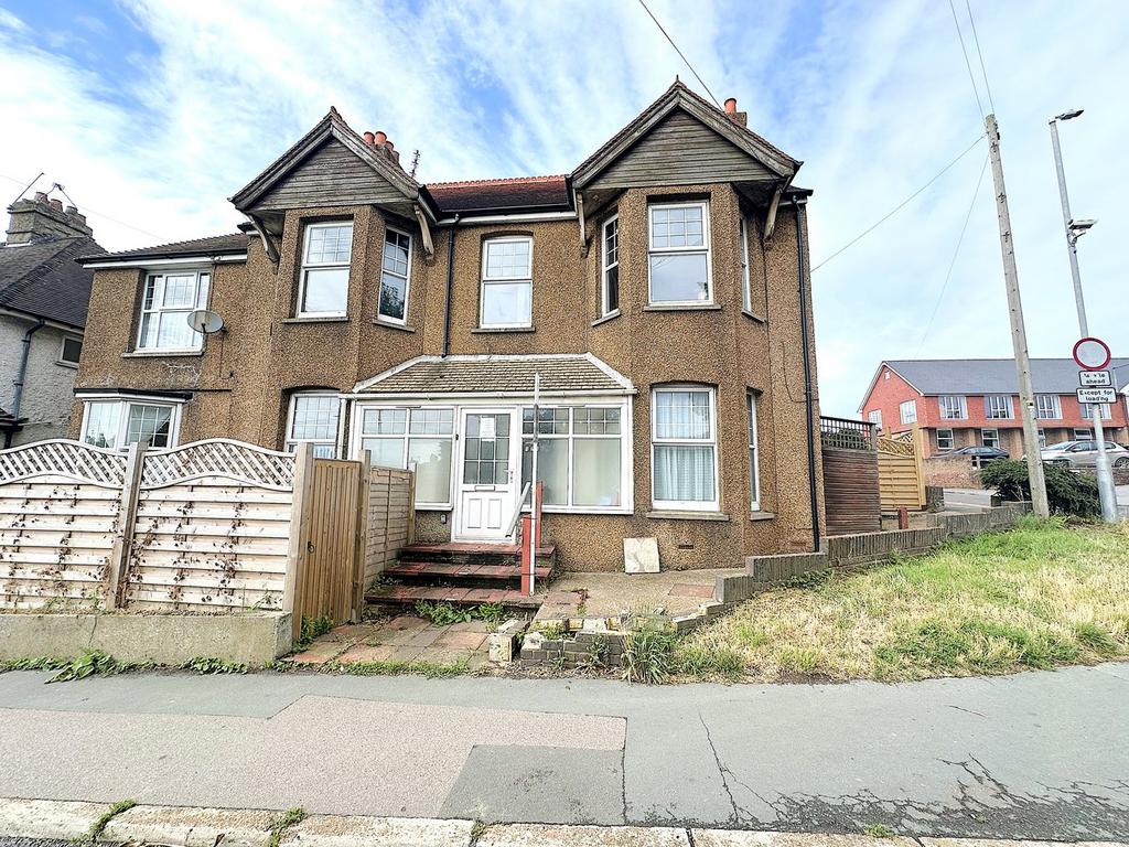 Little Common Road, BexhillonSea, TN39 1 bed flat to rent £900 pcm