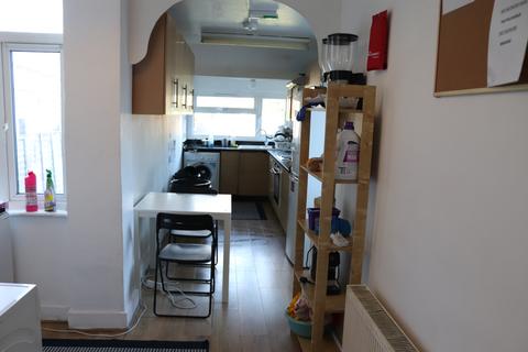 House share to rent, Somerton Road, London NW2