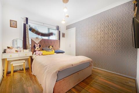 2 bedroom maisonette for sale, Swan Road, West Drayton, Middlesex, UB7