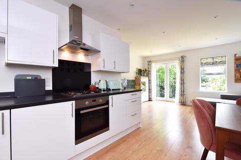 Flat 6, 121 Widmore Road, Bromley, BR1 3AH