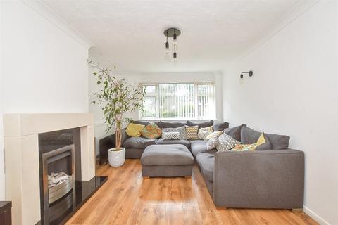 4 bedroom terraced house for sale, Maple Walk, Rustington, West Sussex