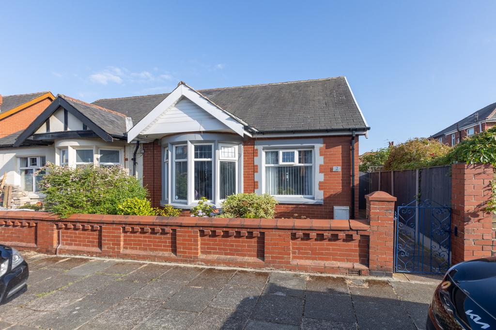 Romney Avenue, Blackpool, FY4 2 bed bungalow for sale £160,000