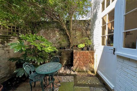 2 bedroom end of terrace house for sale, Farrier Street, Deal, Kent, CT14