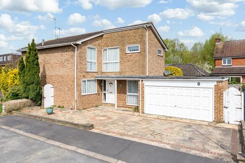 4 bedroom detached house for sale, Greenhills, Ware SG12