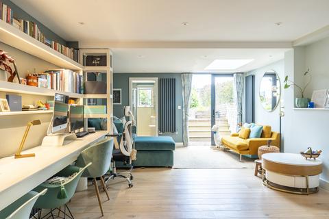 11 Gwilliam Street, Bristol, BS3 4LT