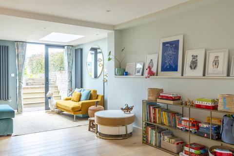 11 Gwilliam Street, Bristol, BS3 4LT