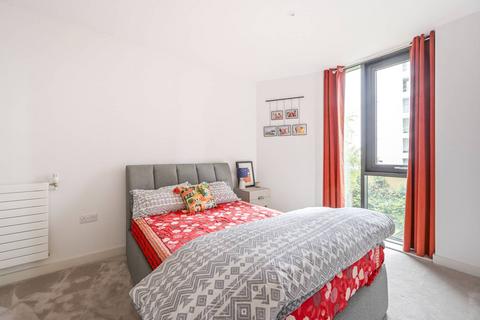 1 bedroom flat for sale, Summerston House, Royal Wharf, Silvertown, London, E16