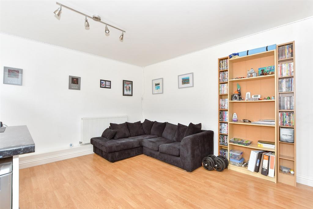 Lounge/Kitchen
