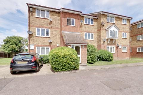 6 Leston Close, Rainham, RM13 9NF