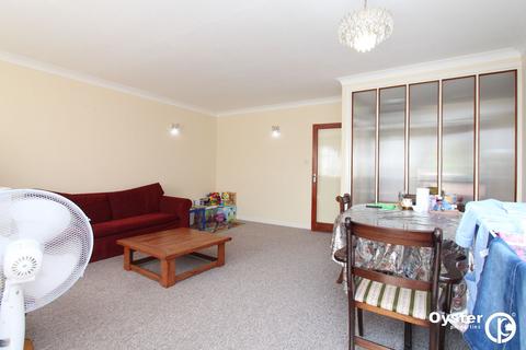 2 bedroom flat to rent, Garden Court, Stanmore, HA7