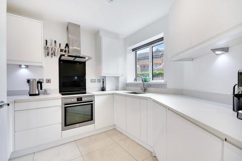 28 Hardy Close, Chelmsford, CM1 1AE