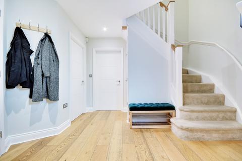 28 Hardy Close, Chelmsford, CM1 1AE