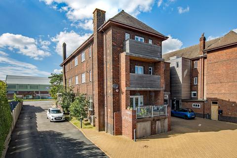 3 bedroom maisonette for sale, Weldon Road, Corby NN17