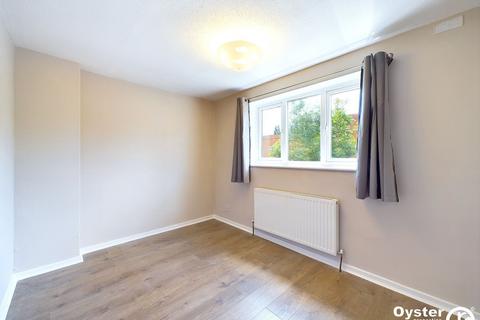 2 bedroom terraced house to rent, Martock Close, Harrow, HA3