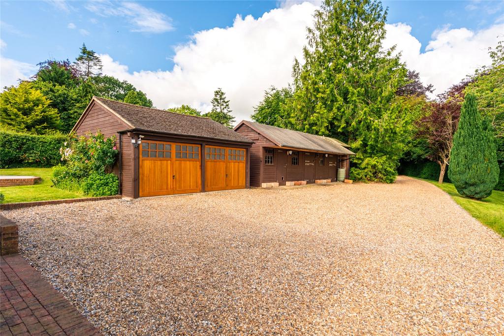 Dbl Garage/Pig House