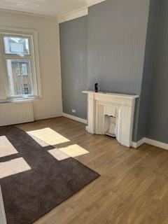 3 bedroom flat to rent, High Road, Leyton E10
